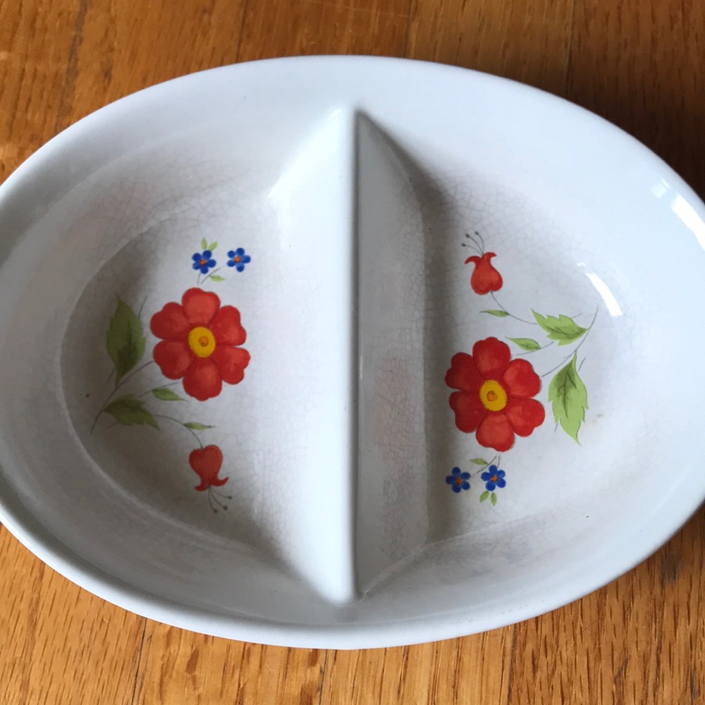 Small vintage dish with flowers